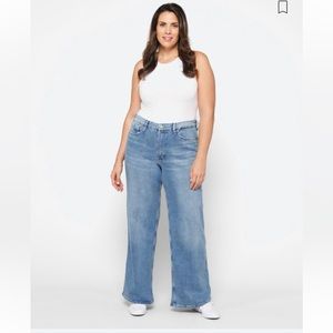 GOOD AMERICAN Good Skate Jean